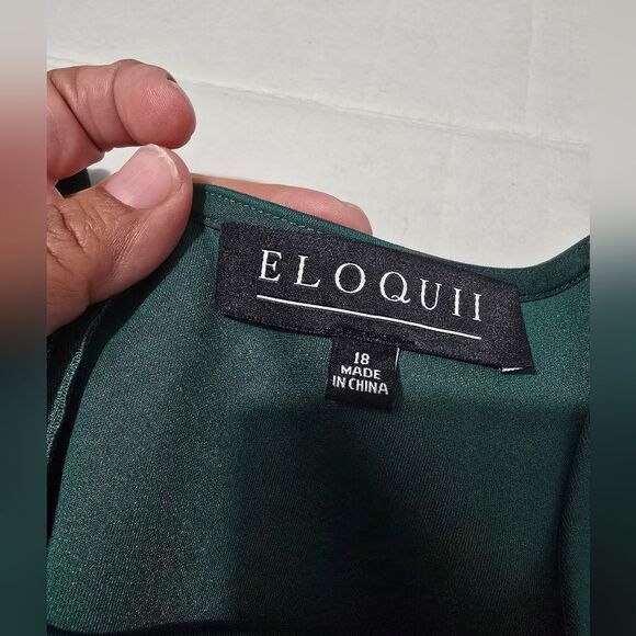 Eloquii Women's Flare Sleeve Peplum Top In Green Size 18 - Picture 3 of 9